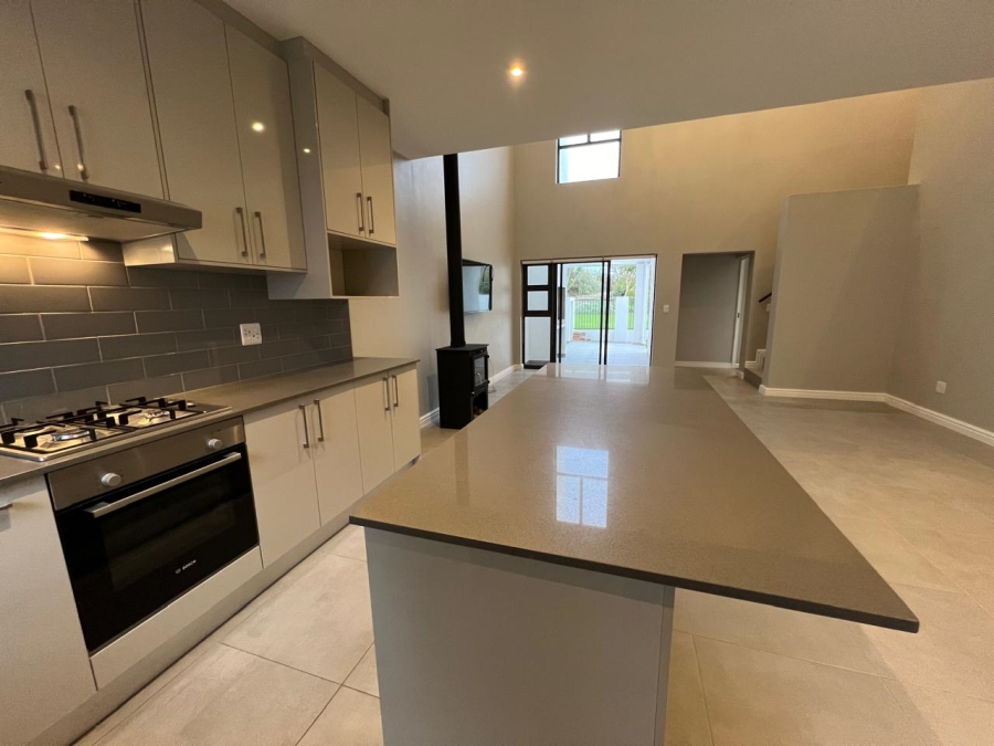 4 Bedroom Property for Sale in Croydon Gardens Estate Western Cape
